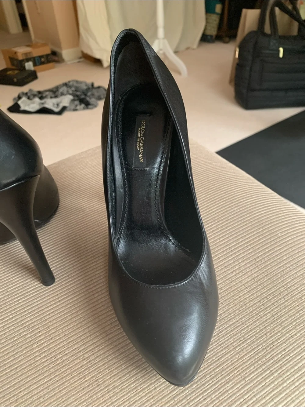 Dolce & Gabbana Black Leather Pointed Stiletto Heels